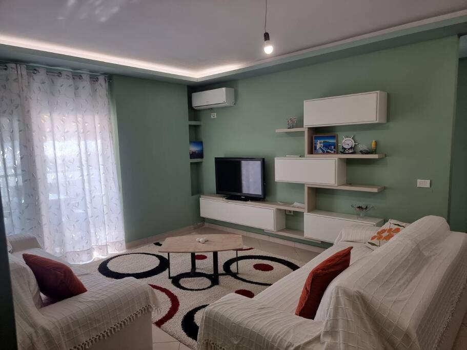 Two Suns Apartament Sarandë Esterno foto