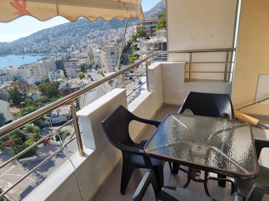 Two Suns Apartament Sarandë Esterno foto
