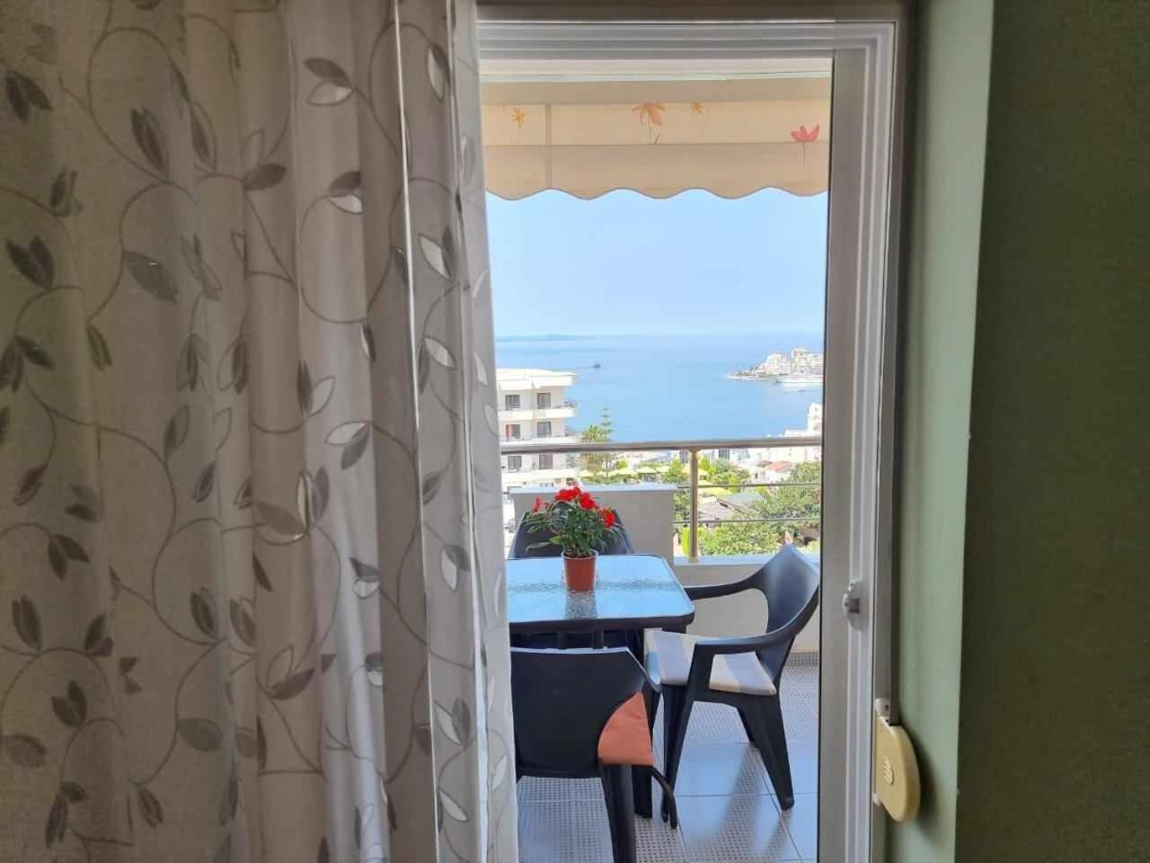 Two Suns Apartament Sarandë Esterno foto