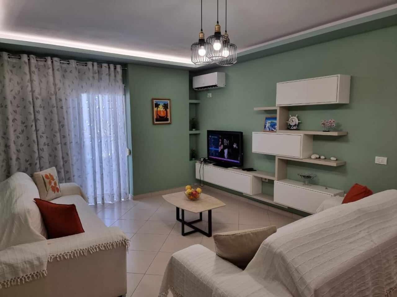 Two Suns Apartament Sarandë Esterno foto