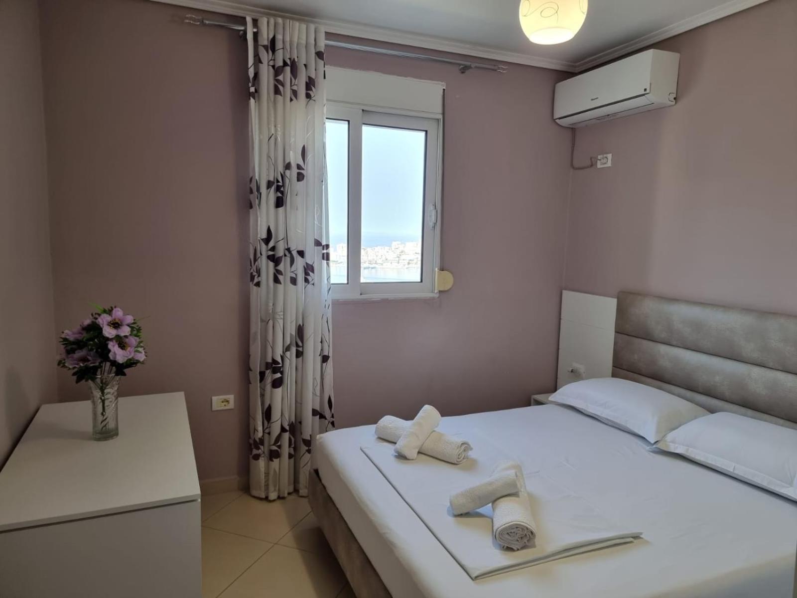 Two Suns Apartament Sarandë Esterno foto